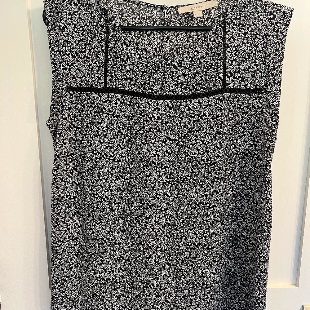 Loft B&W Floral Top